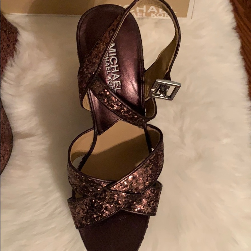 Shoes - Picture 2 of 3